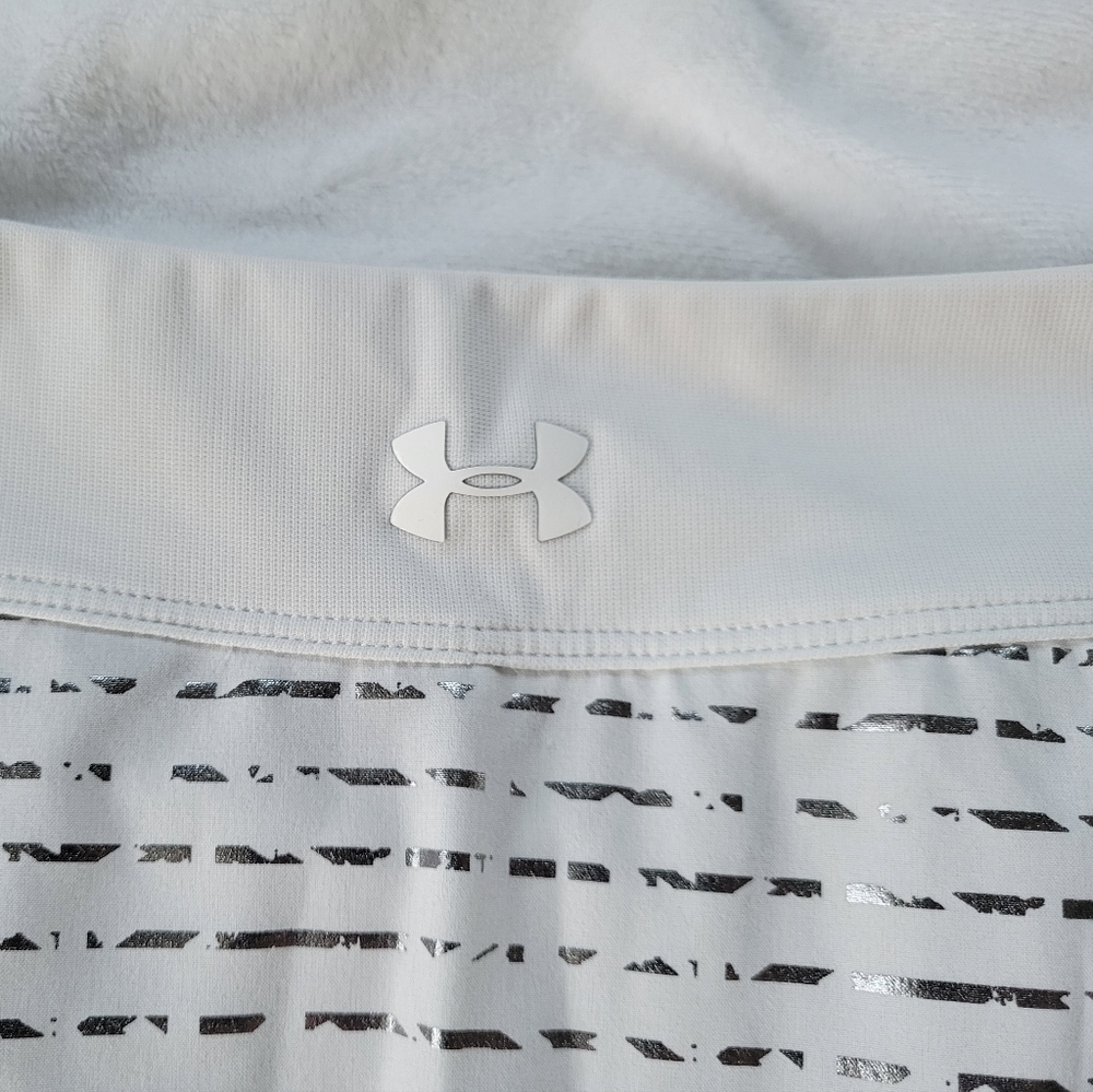 Under Armour white w/metalic silver striping heatgear fitted skort M - Picture 11 of 12